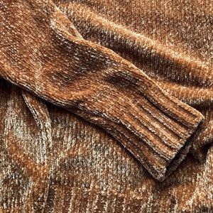 Beautiful orange/gold sweater